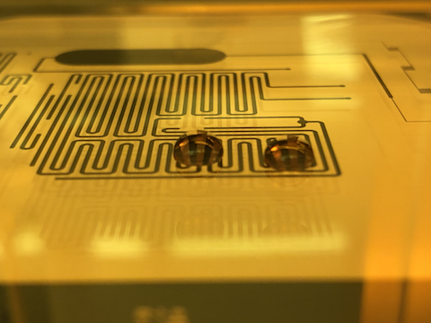 Antisticking layer (ASL) on 5inch Mask to avoid defects during hard-contact exposure.